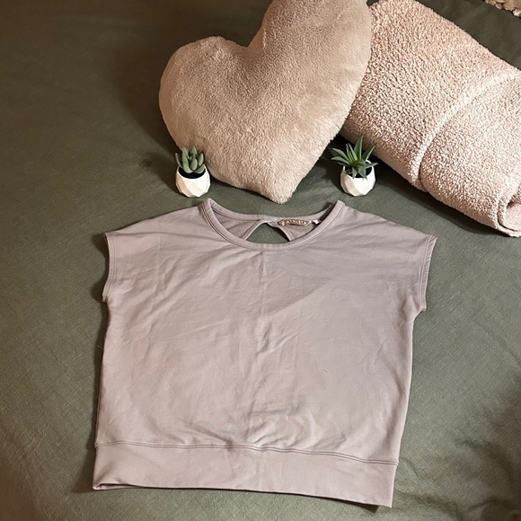 Women’s Athelta Gray Top - Picture 1 of 7